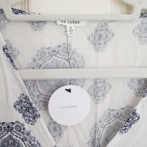 Blue and white blouse - Picture 3 of 6